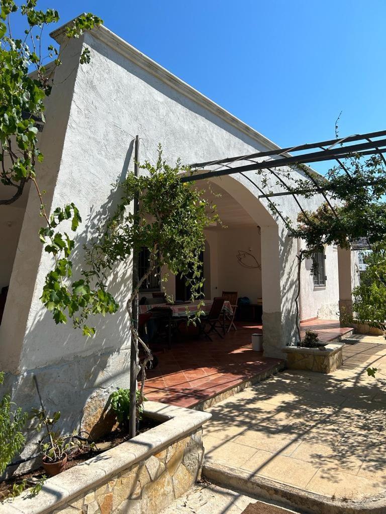 Sol Invictus Est Villa Serranova Buitenkant foto